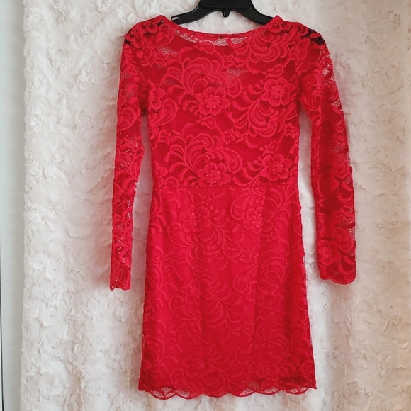 Red lace long sleeved dress lined size 0-2 Valentine's Day prom wedding - Picture 4 of 7